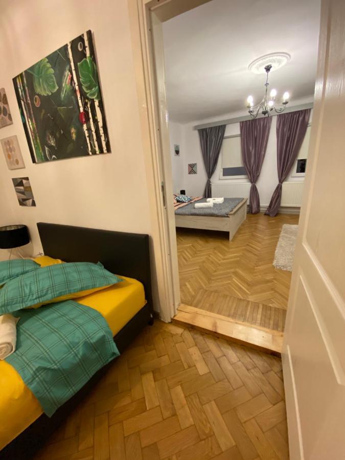 Vinyl'S Place Брашов Екстер'єр фото
